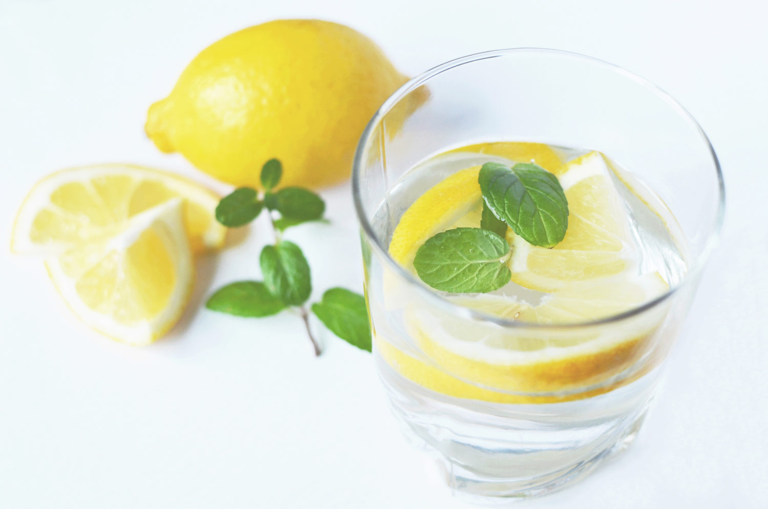 eau, citron, santé, bien être, hydratation, detox, holissence