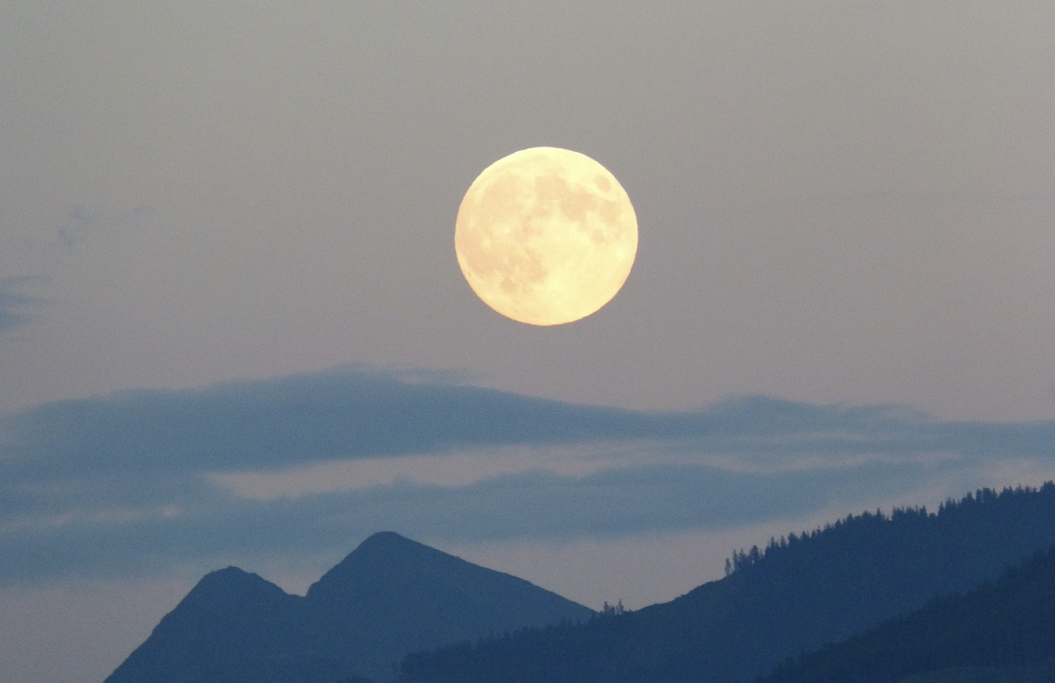 De volle maan voor 8 december 2022, de laatste dag van het jaar!
