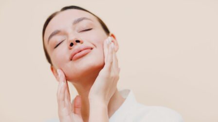 Le yoga facial, votre nouveau rituel de beauté